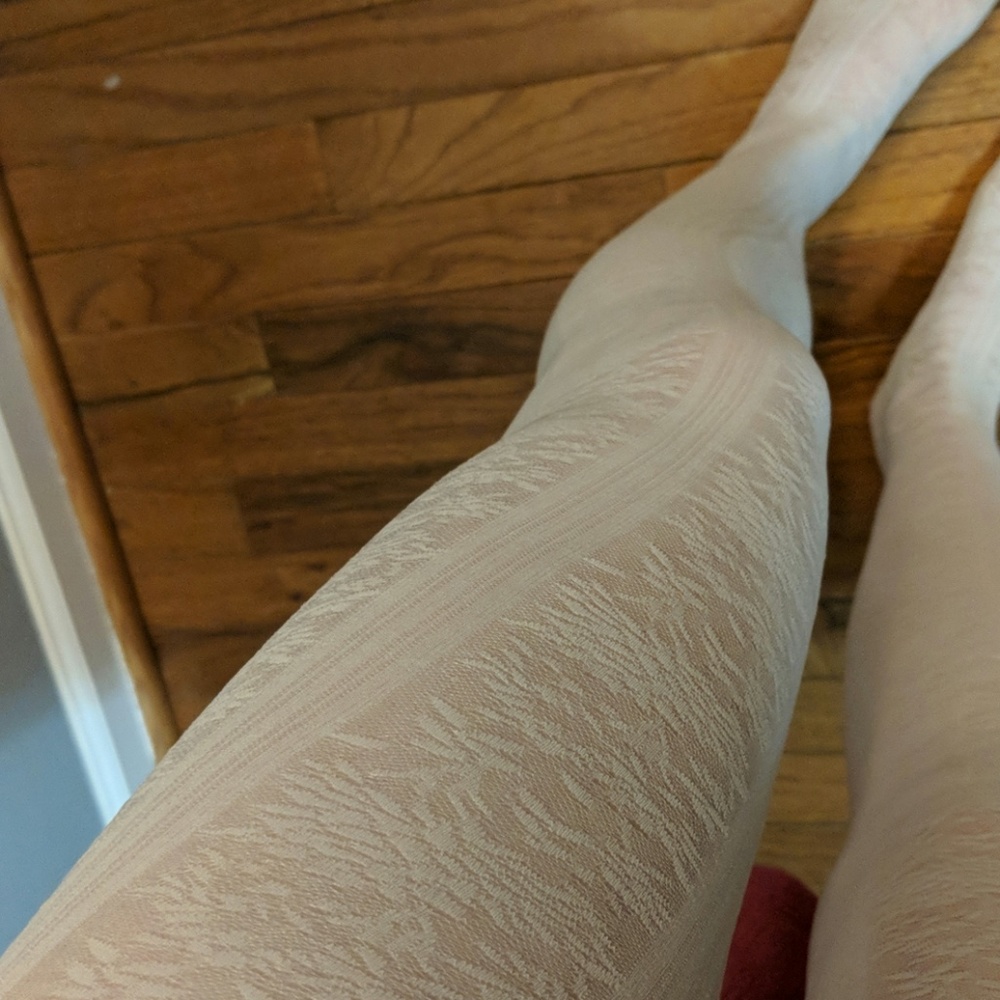 White patterned tights